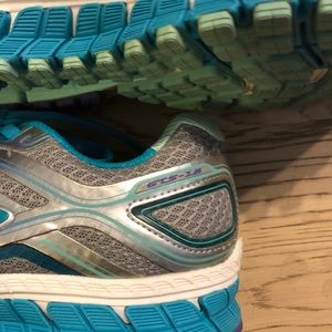 Brooks Shoes - Brooks Adrenaline 16 Running Shoe Brooks Shoes - Brooks Adrenaline 16 Running Shoe